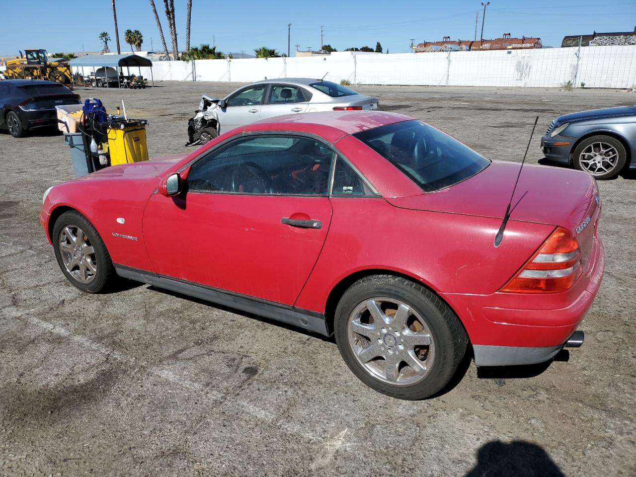 Image 2 of 1998 MERCEDES-BENZ SLK 230 KOMPRESSOR 1998 with VIN WDBKK47F2WF047832