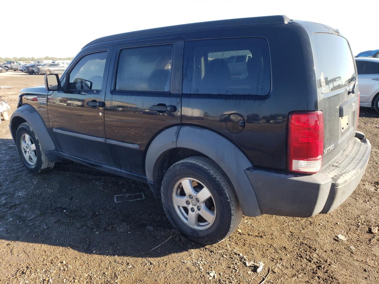 Image 2 of 2007 DODGE NITRO SXT 2007 with VIN 1D8GT28K67W595548