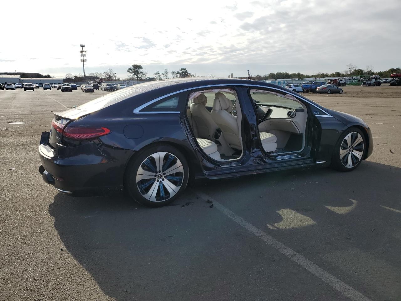 Image 3 of 2023 MERCEDES-BENZ EQS SEDAN 450 4MATIC 2023 with VIN W1KCG2EB4PA023998