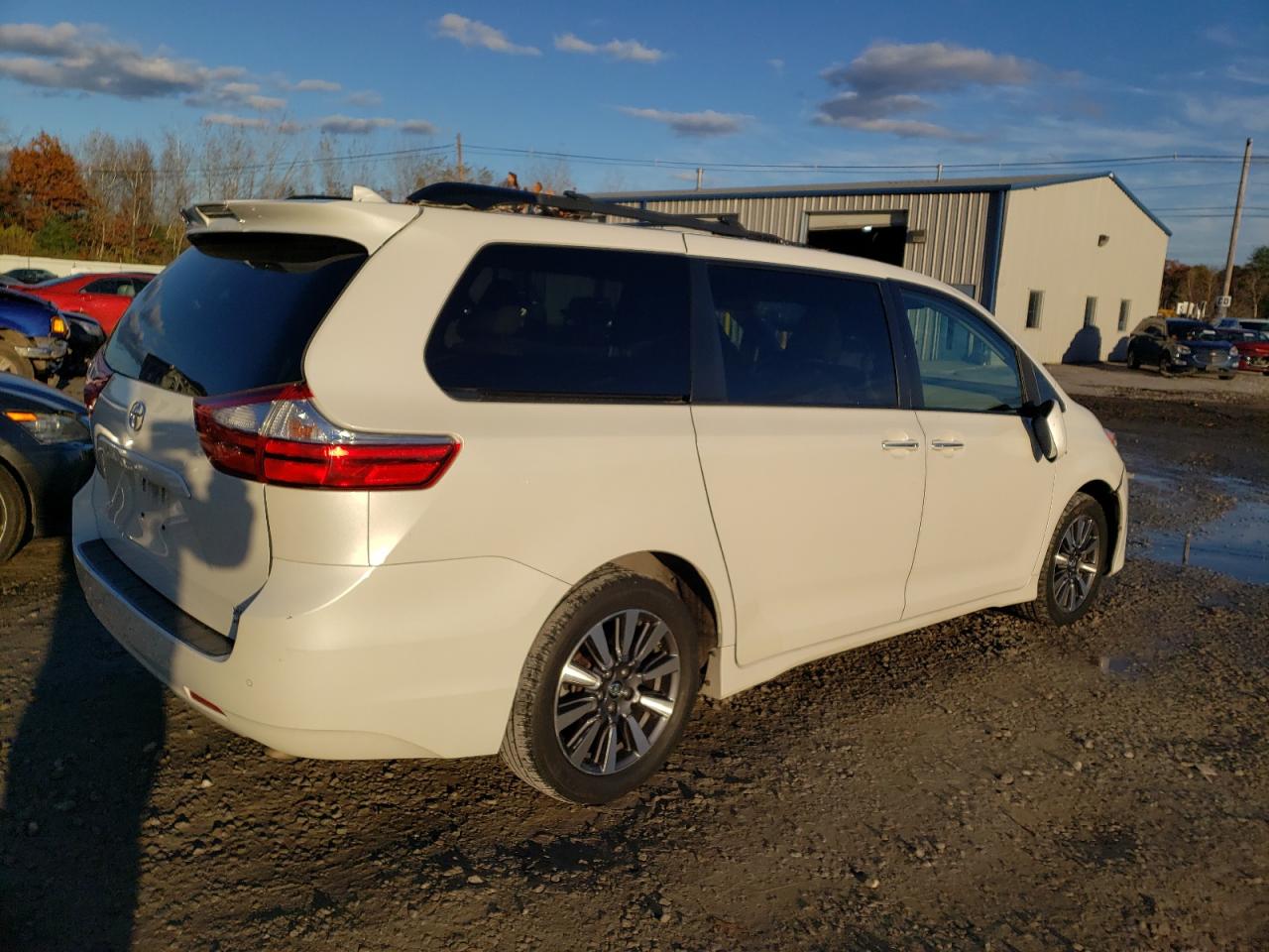 Изображение 3 2018 TOYOTA SIENNA XLE 2018 с VIN 5TDDZ3DC7JS208369