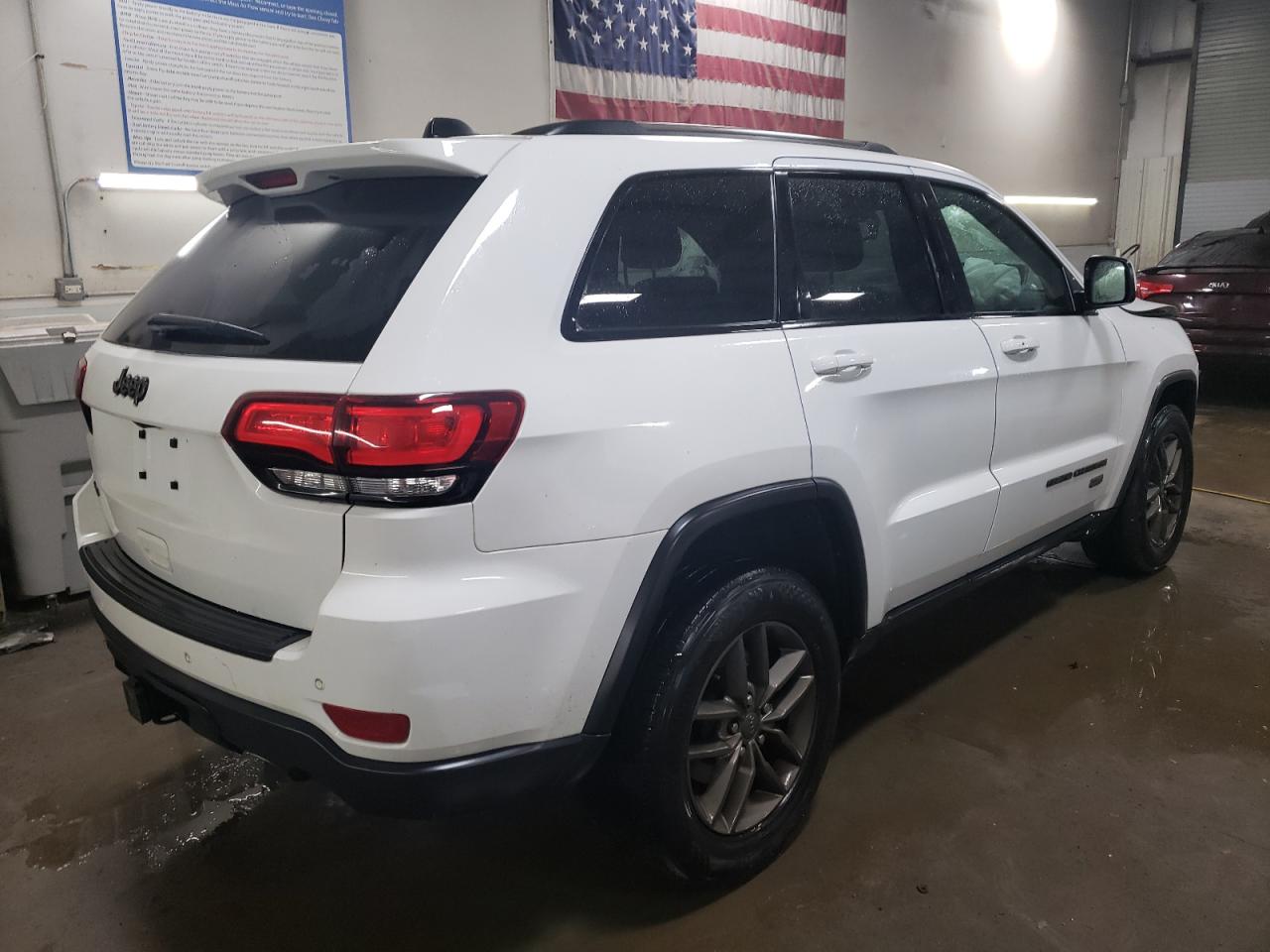 Image 3 of 2016 JEEP GRAND CHEROKEE LAREDO 2016 with VIN 1C4RJFAG2GC470767