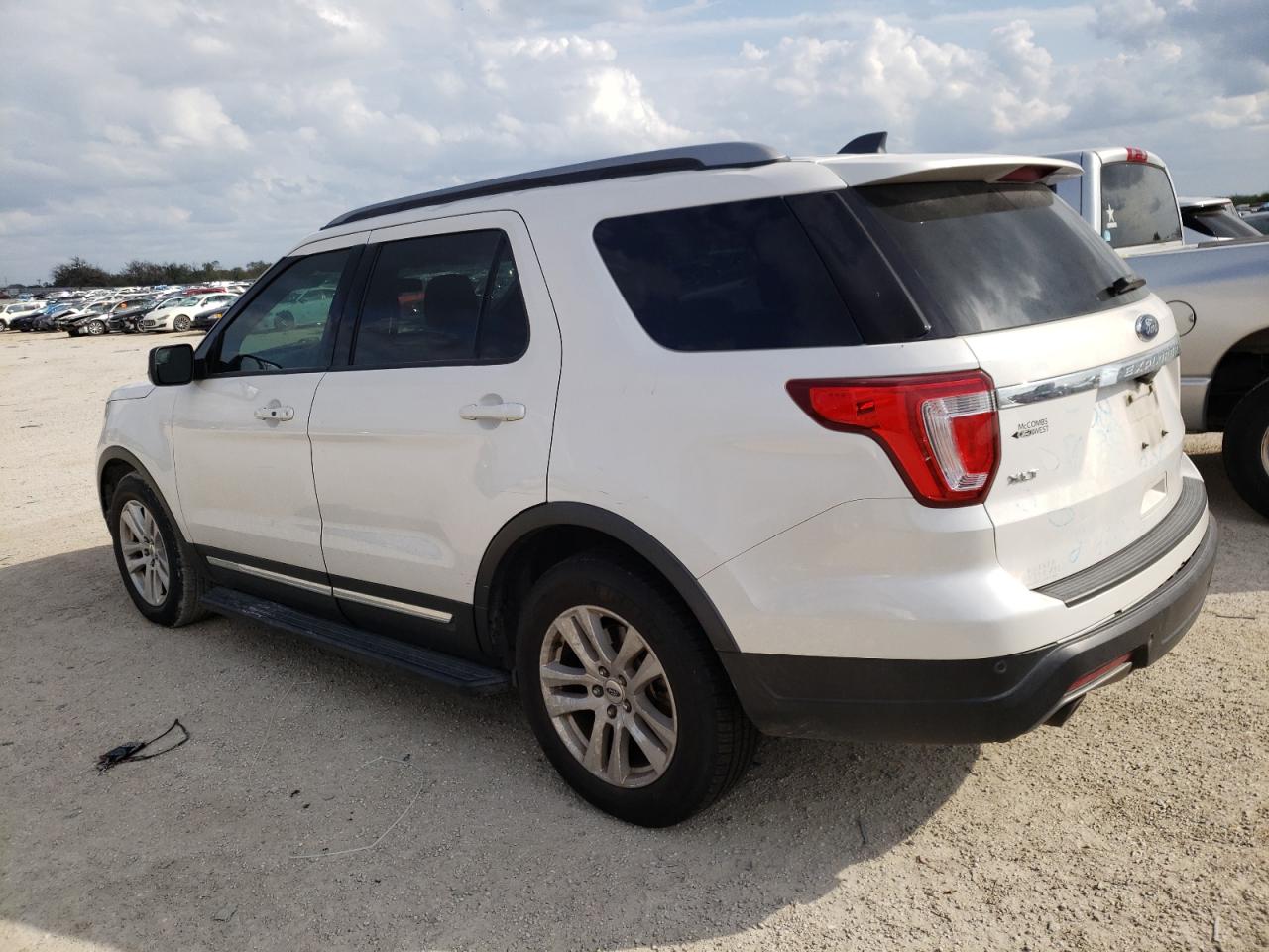 Obraz 2 z 2018 FORD EXPLORER XLT 2018 z VIN 1FM5K7D83JGC03316