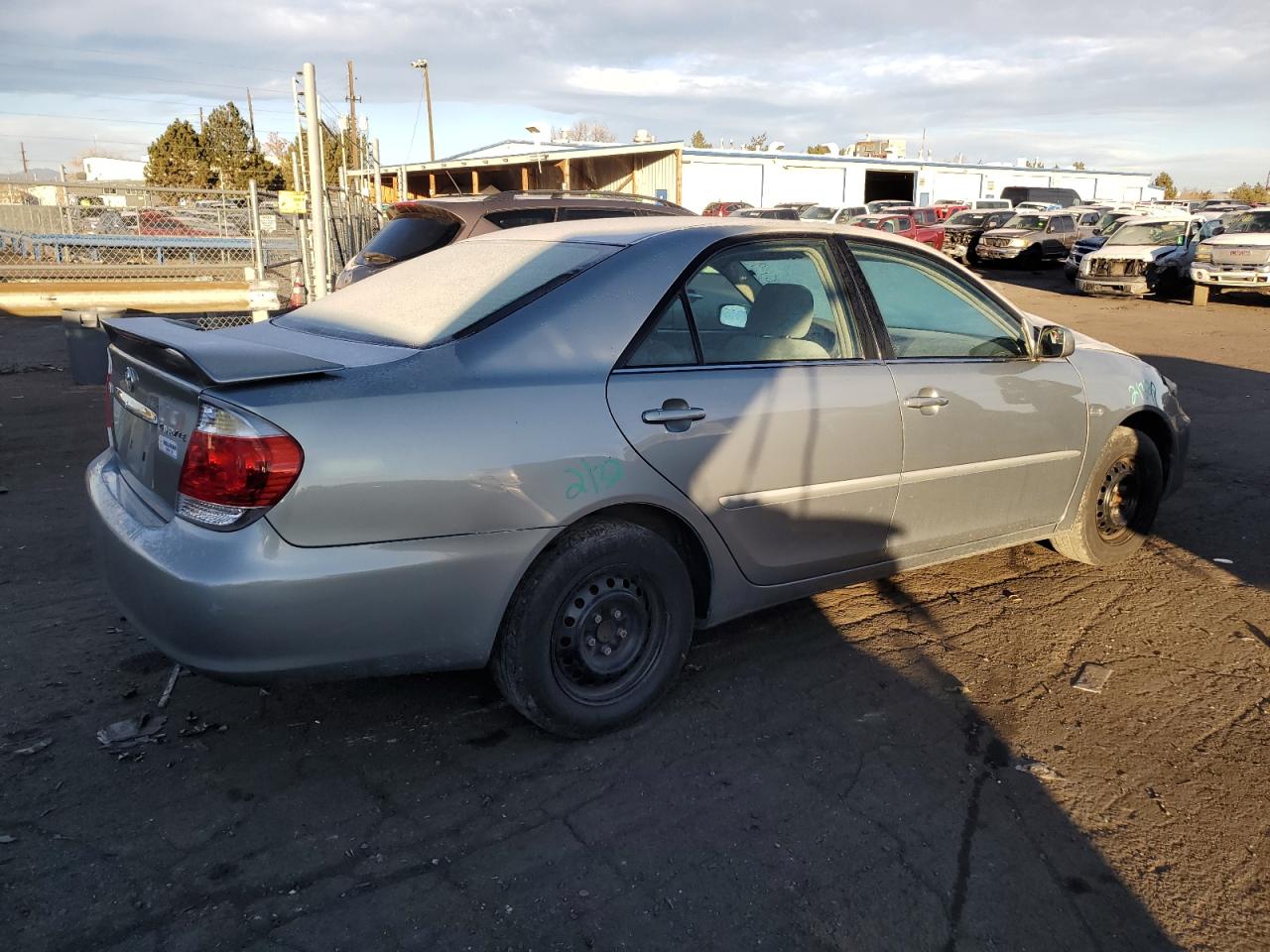 Изображение 3 2005 TOYOTA CAMRY LE 2005 с VIN 4T1BE30K65U594084