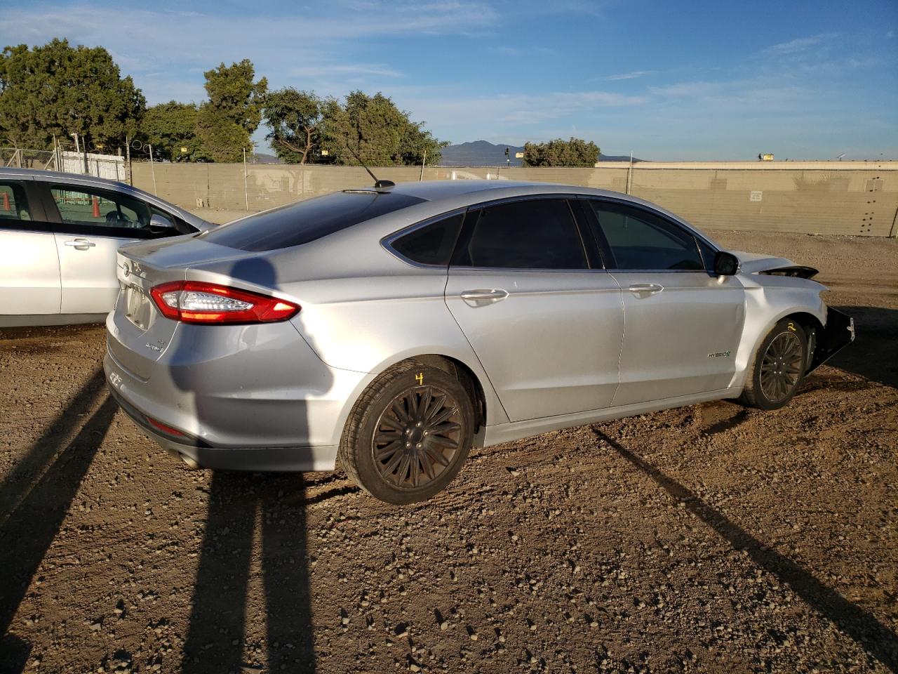 Изображение 3 2015 FORD FUSION SE HYBRID 2015 с VIN 3FA6P0LUXFR226176