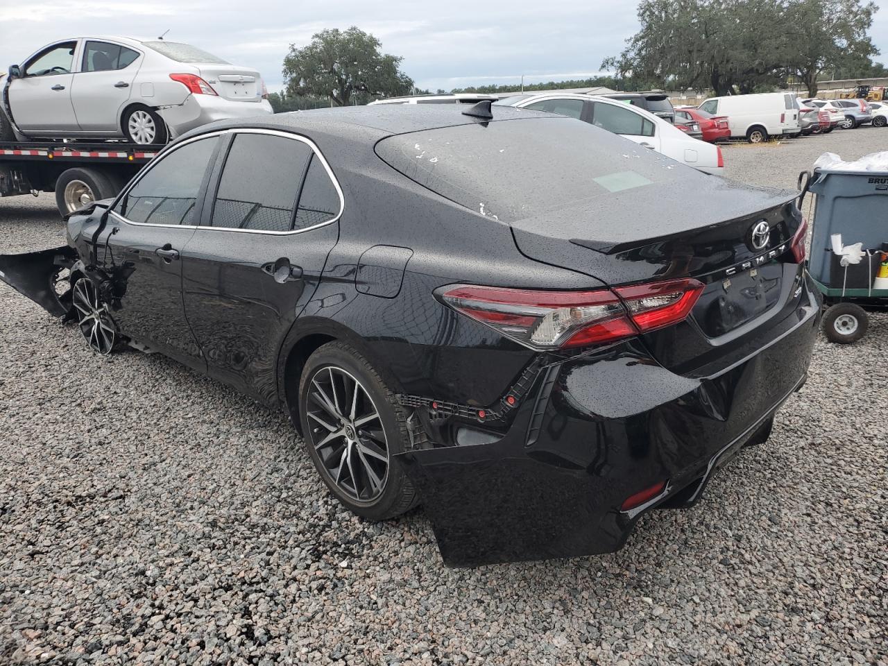 Obraz 2 z 2022 TOYOTA CAMRY SE 2022 z VIN 4T1G11AK4NU057508
