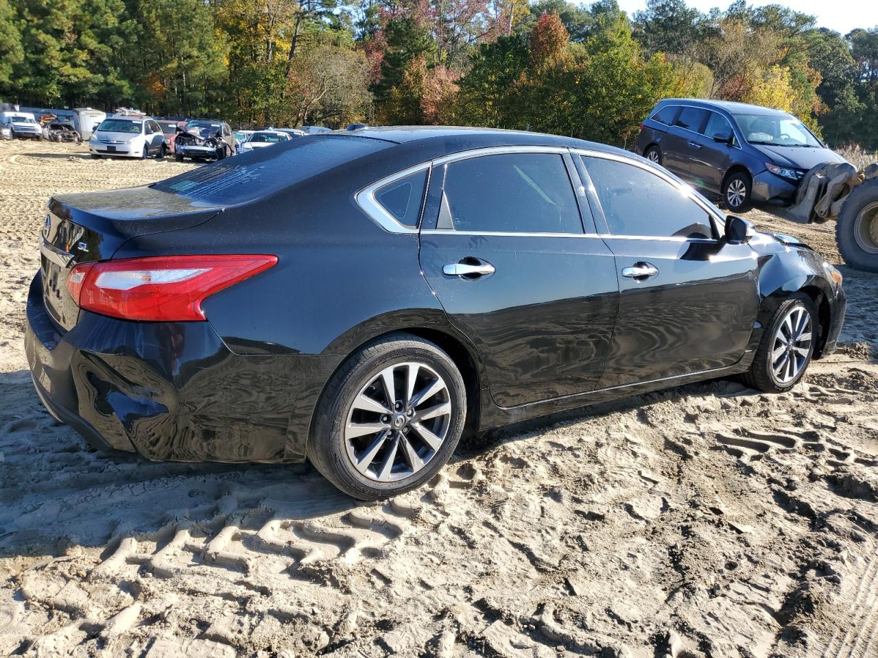 Image 3 of 2017 NISSAN ALTIMA 2.5 2017 with VIN 1N4AL3AP9HC170396