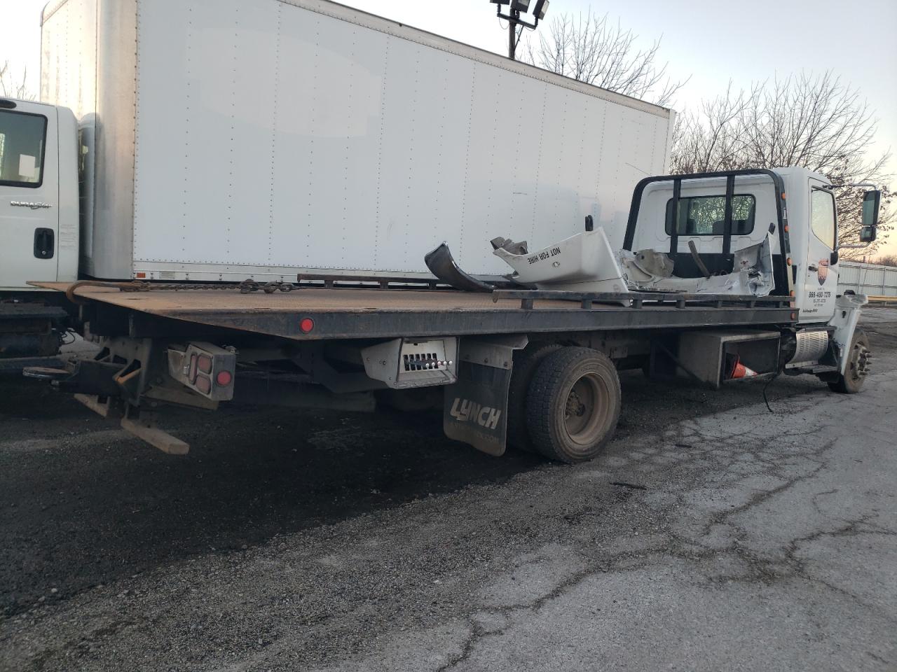 Image 3 of 2018 HINO 258/268  2018 with VIN 5PVNJ8JN0J4S53390