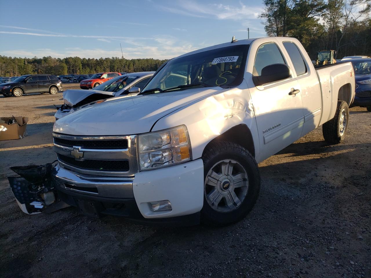 Image 1 of 2011 CHEVROLET SILVERADO K1500 LT 2011 with VIN 1GCRKSE32BZ188986