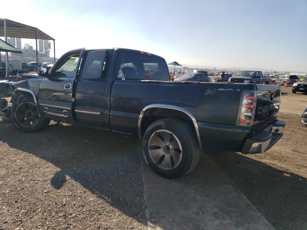 Изображение 2 2004 CHEVROLET SILVERADO C1500 2004 с VIN 1GCEC19X24Z202861