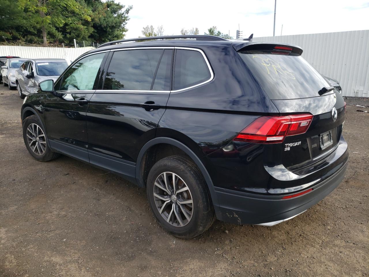 Image 2 of 2019 VOLKSWAGEN TIGUAN SE 2019 with VIN 3VV2B7AX7KM179498