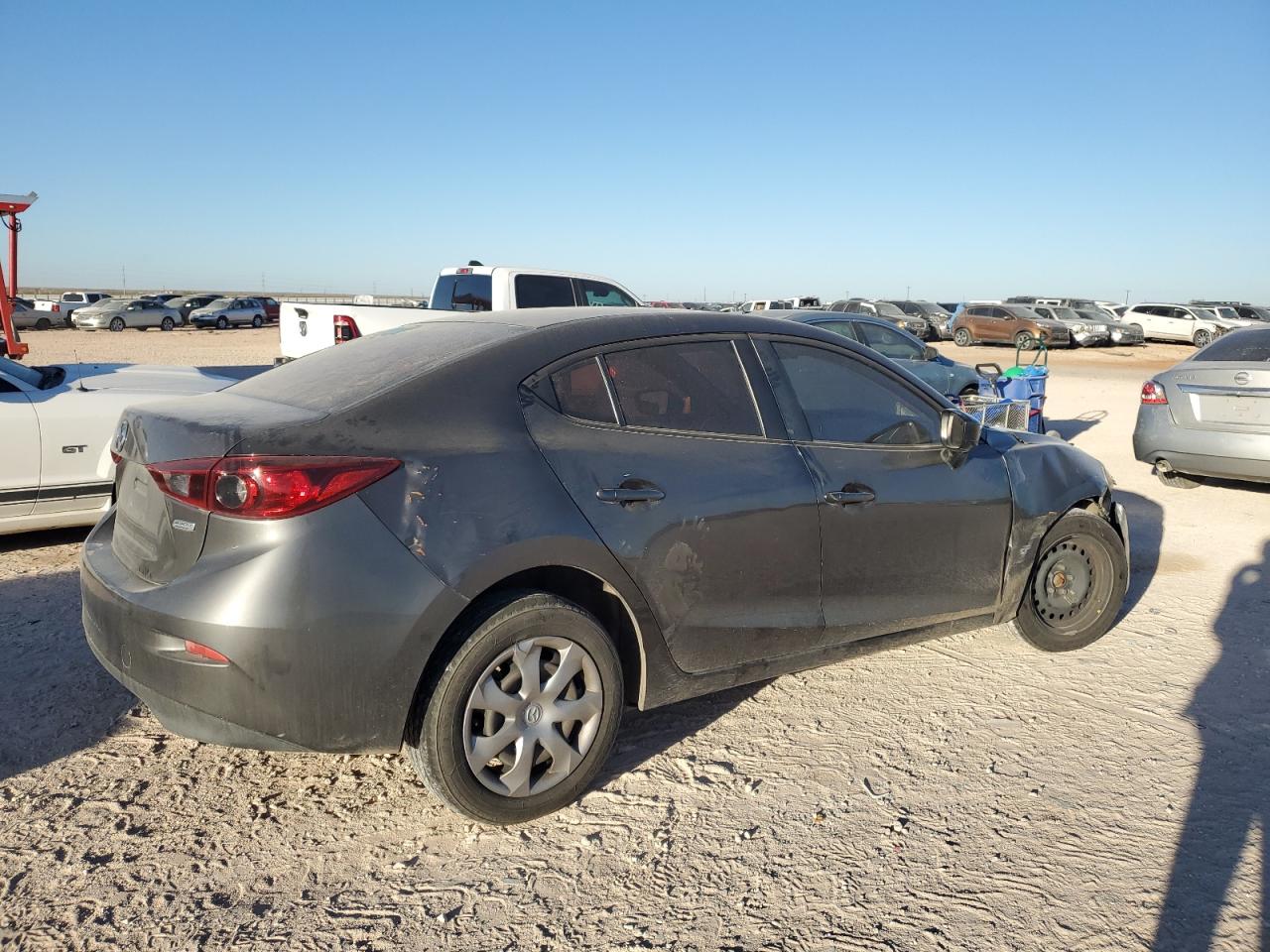 Obraz 3 z 2017 MAZDA 3 SPORT 2017 z VIN 3MZBN1U72HM156943