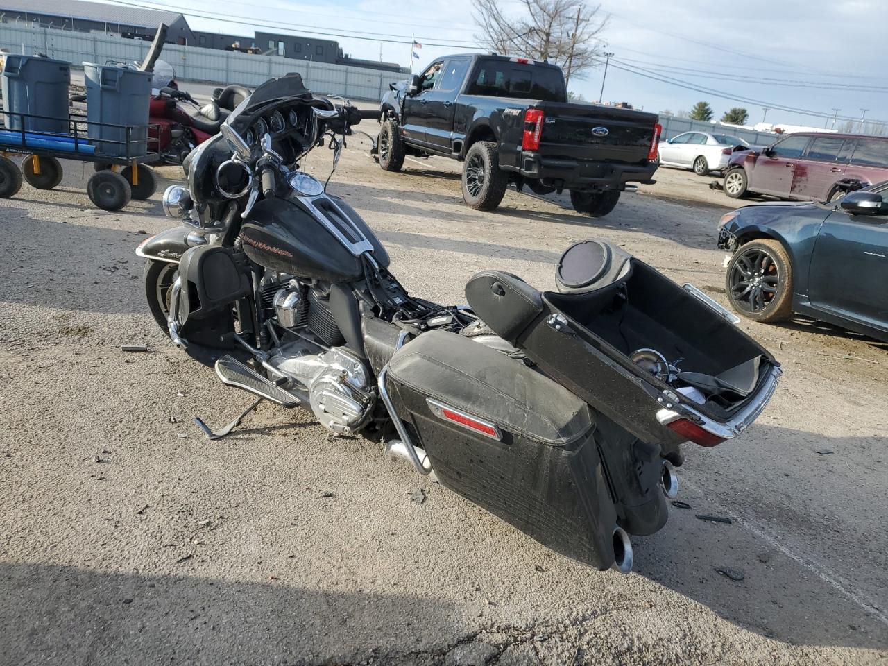 Image 3 of 2019 HARLEY-DAVIDSON FLHTK  2019 with VIN 1HD1KEF18KB616451