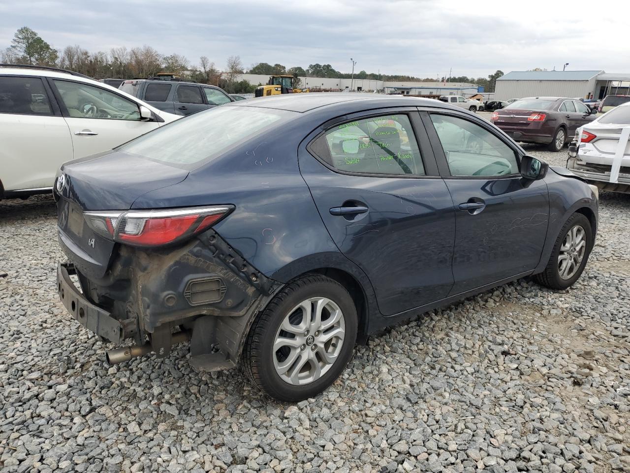 Obraz 3 z 2017 TOYOTA YARIS IA  2017 z VIN 3MYDLBYV5HY192362