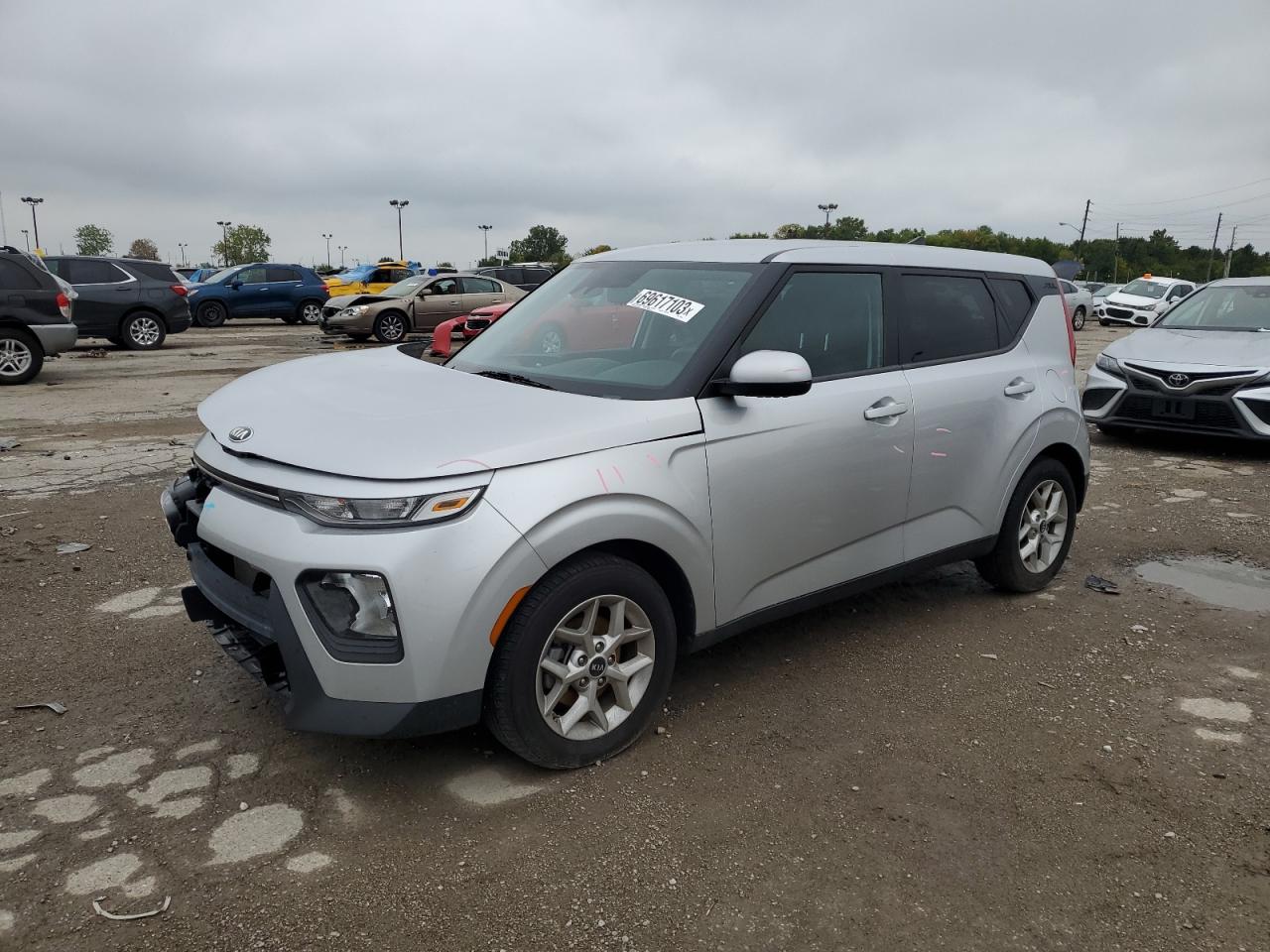 Obraz 1 z 2020 KIA SOUL LX 2020 z VIN KNDJ23AU6L7115019