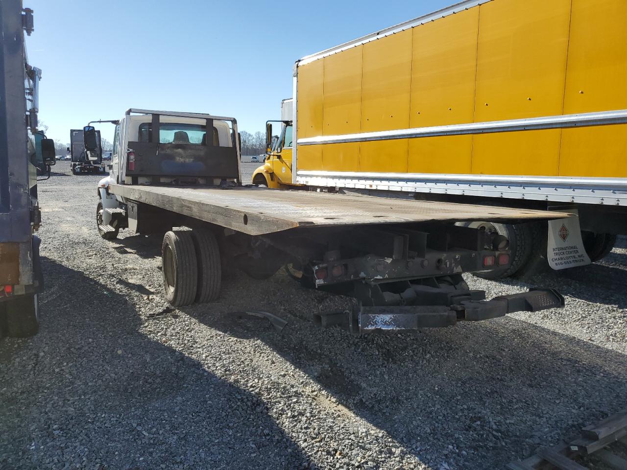 Image 2 of 2005 INTERNATIONAL 4000 4300 2005 with VIN 1HTMMAAM95H106455