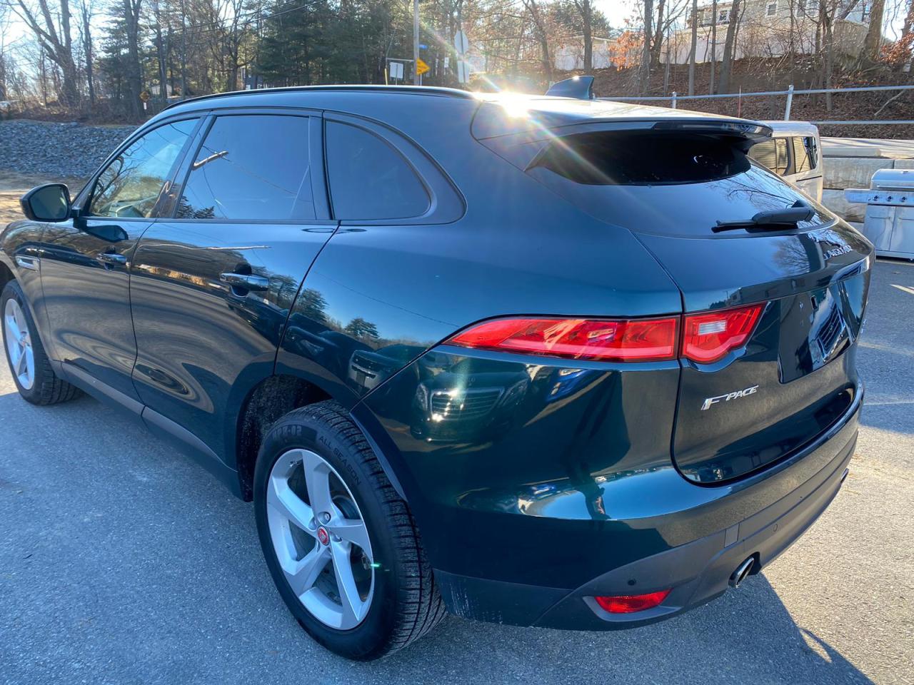 Изображение 2 2017 JAGUAR F-PACE PREMIUM 2017 с VIN SADCJ2BV3HA079012