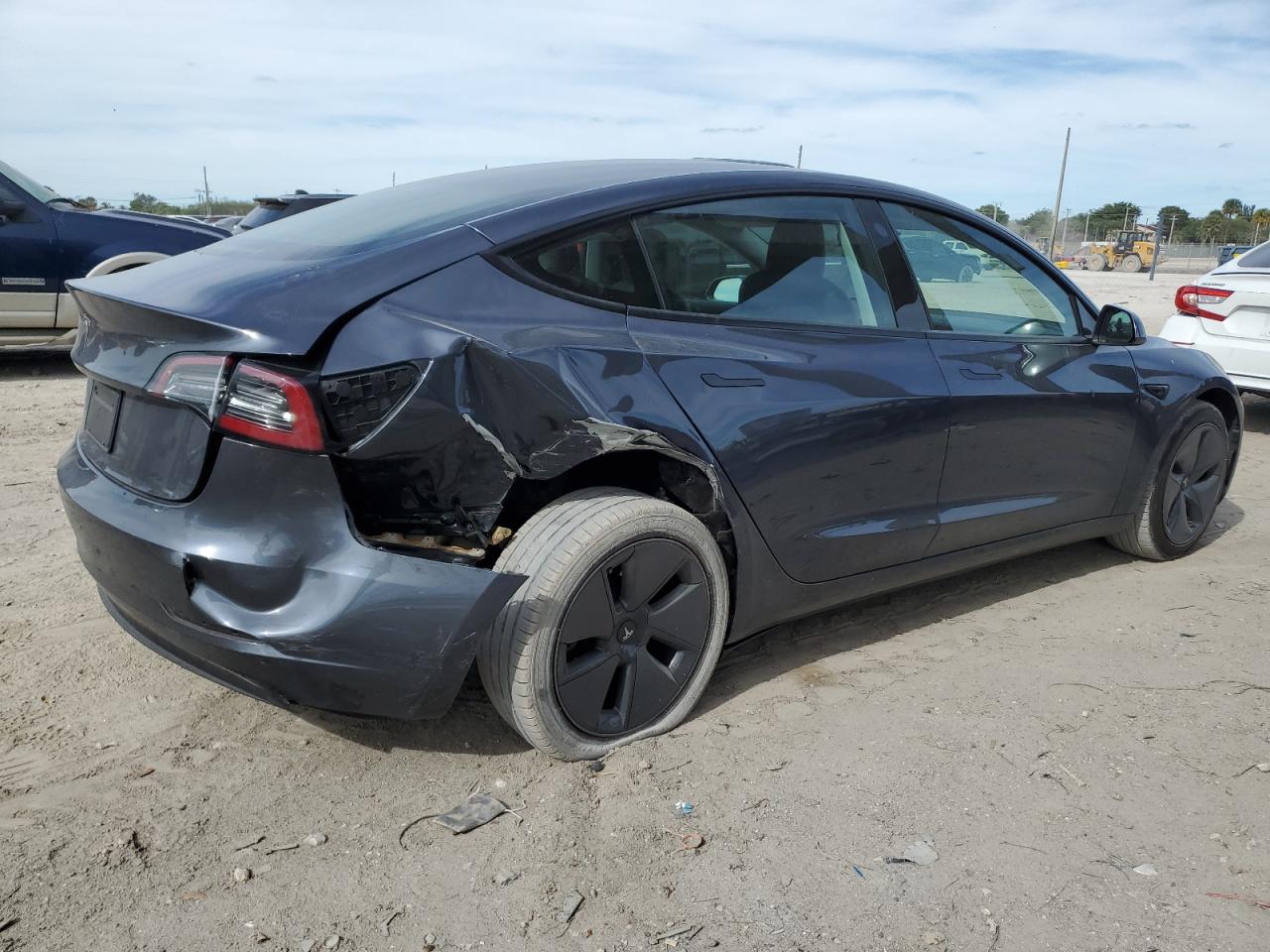Изображение 3 2023 TESLA MODEL 3 2023 с VIN 5YJ3E1EA3PF407067