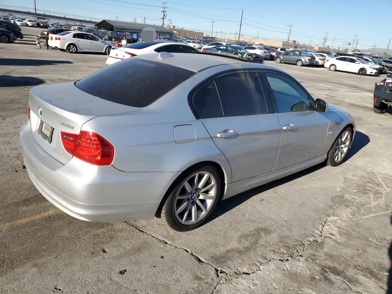 Image 3 of 2011 BMW 328 I 2011 with VIN WBAPH7C5XBE682735