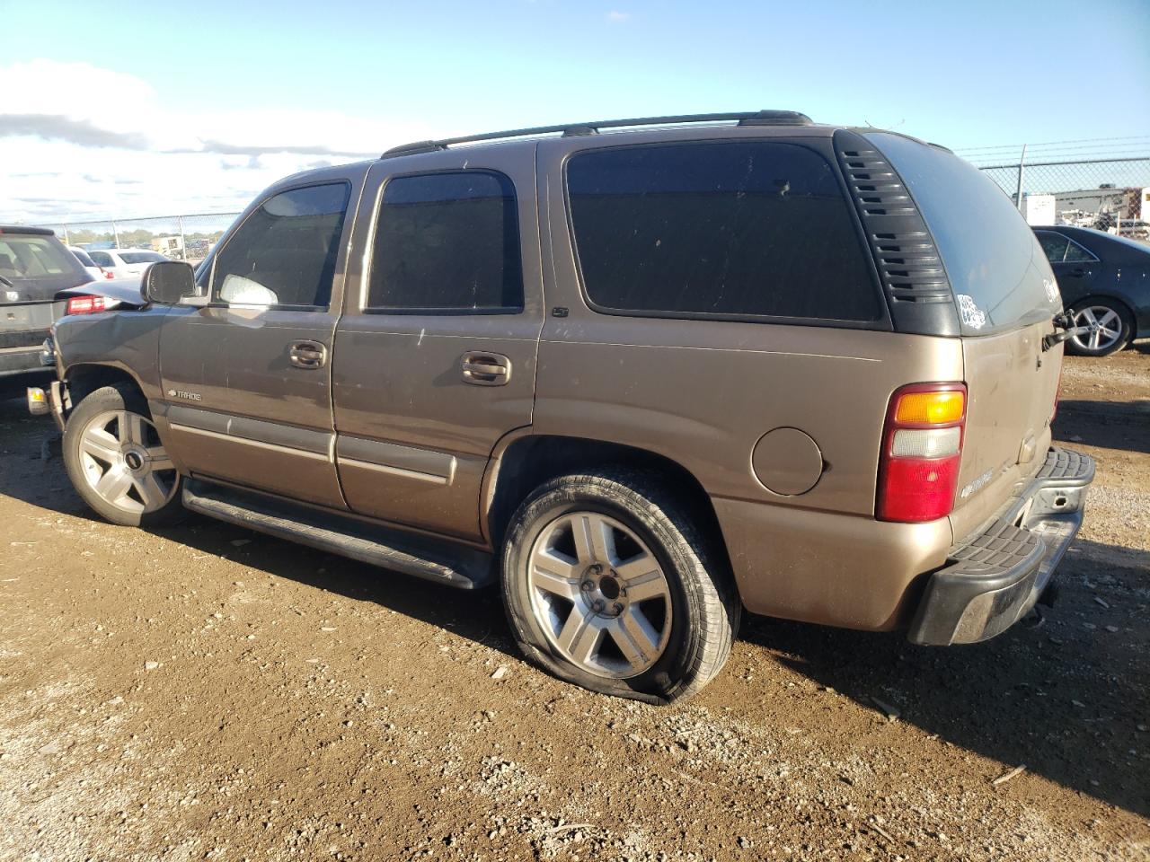 Obraz 2 z 2003 CHEVROLET TAHOE C1500 2003 z VIN 1GNEC13Z73R155195