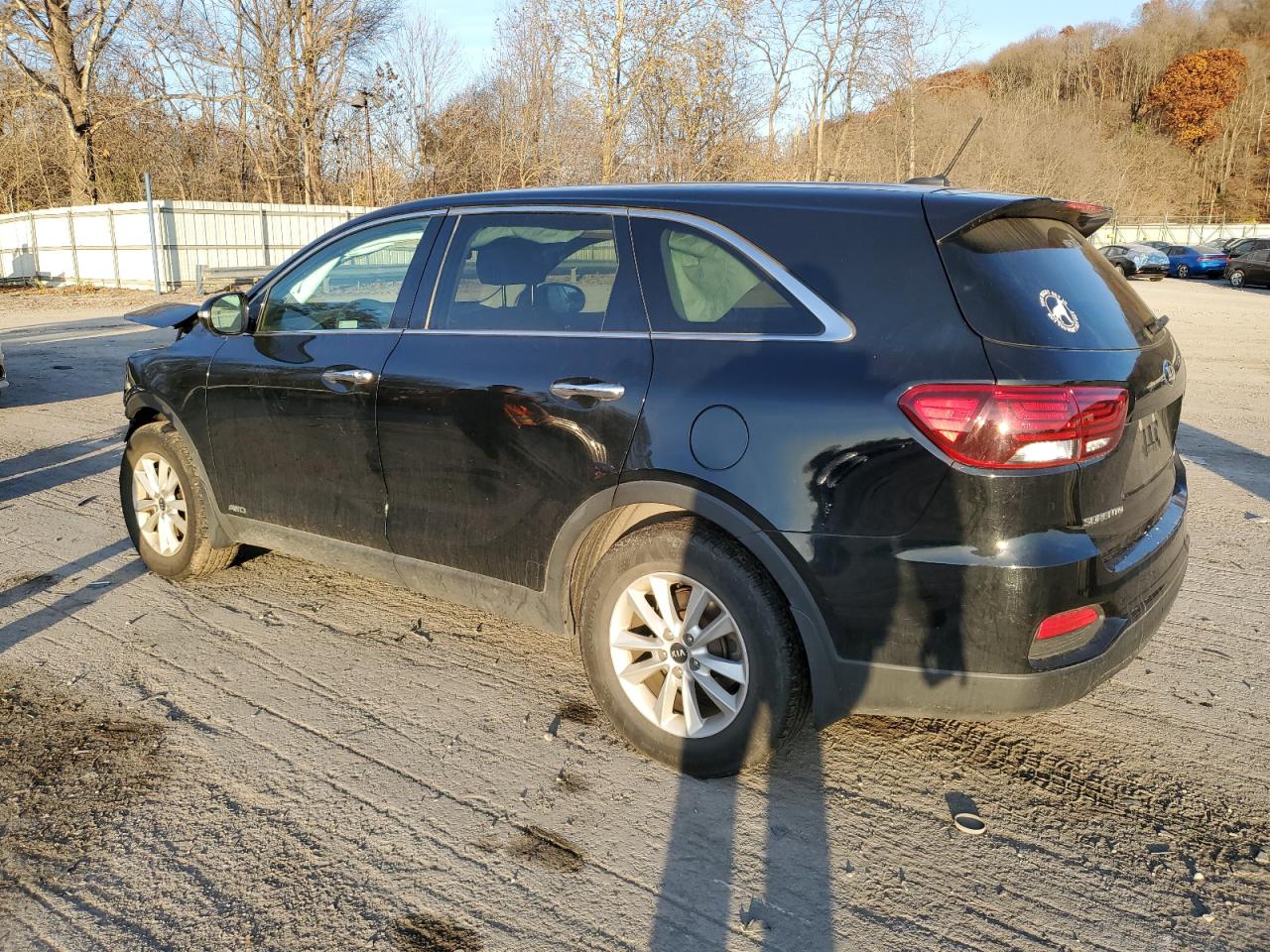 Изображение 2 2019 KIA SORENTO L 2019 с VIN 5XYPGDA3XKG538261