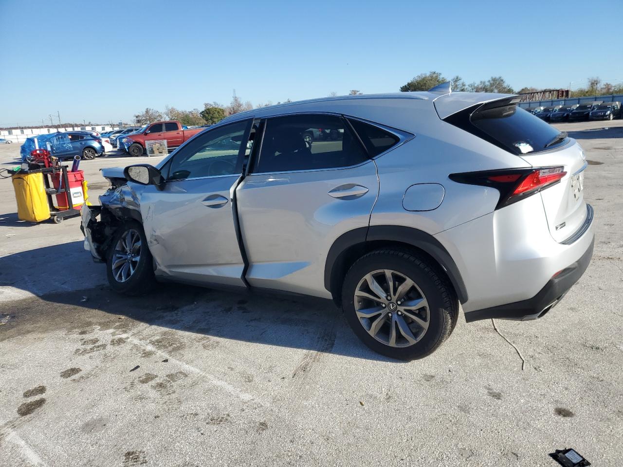 Изображение 2 2016 LEXUS NX 200T BASE 2016 с VIN JTJYARBZ3G2040410