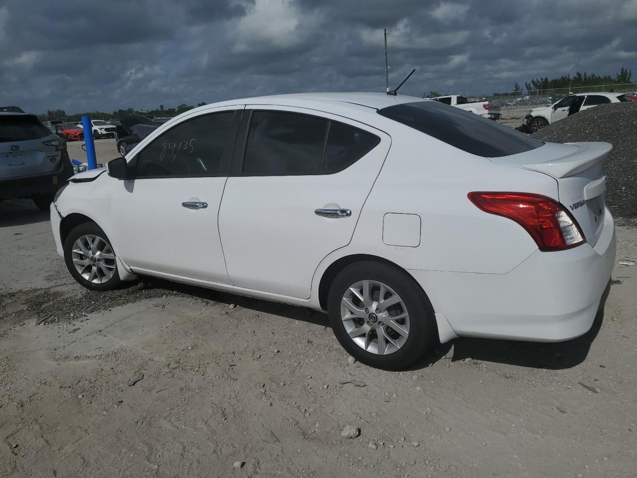 Изображение 2 2018 NISSAN VERSA S 2018 с VIN 3N1CN7APXJL884944