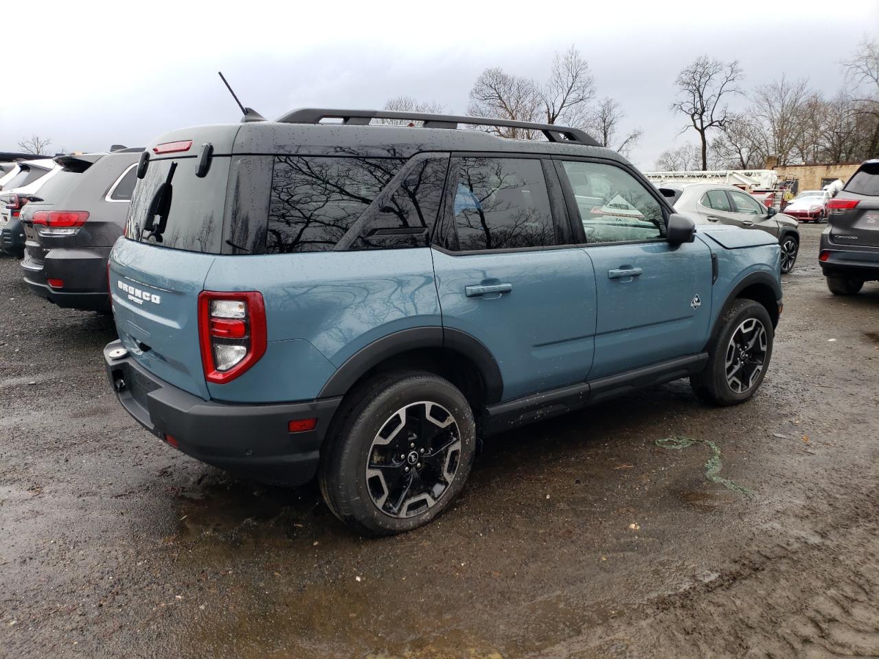 Obraz 3 z Ford Bronco Sport Outer Banks 2022 z VIN 3FMCR9C60NRD00180