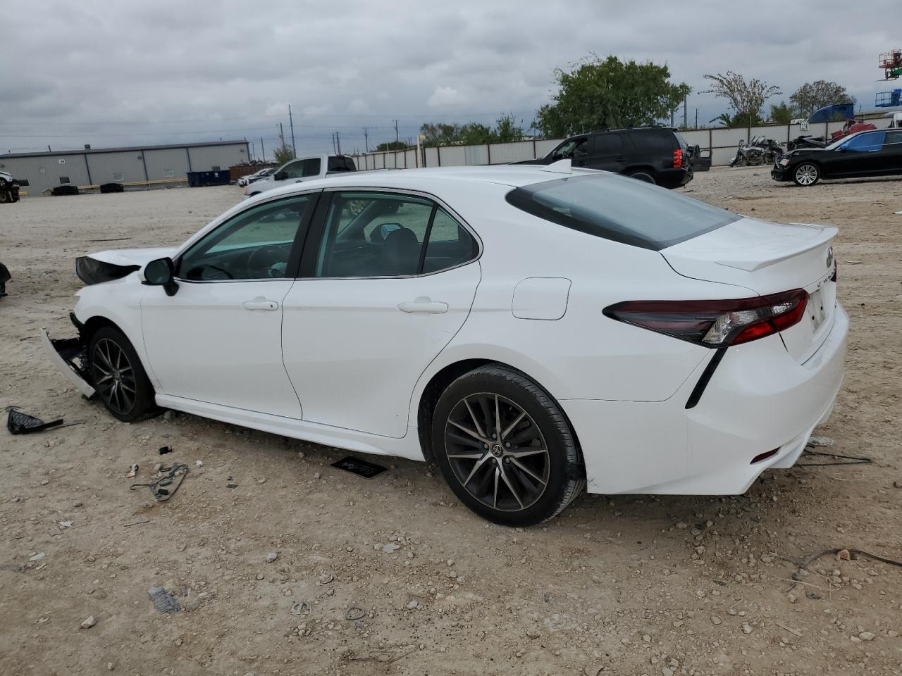 Изображение 2 2021 TOYOTA CAMRY SE 2021 с VIN 4T1G11AK0MU587649