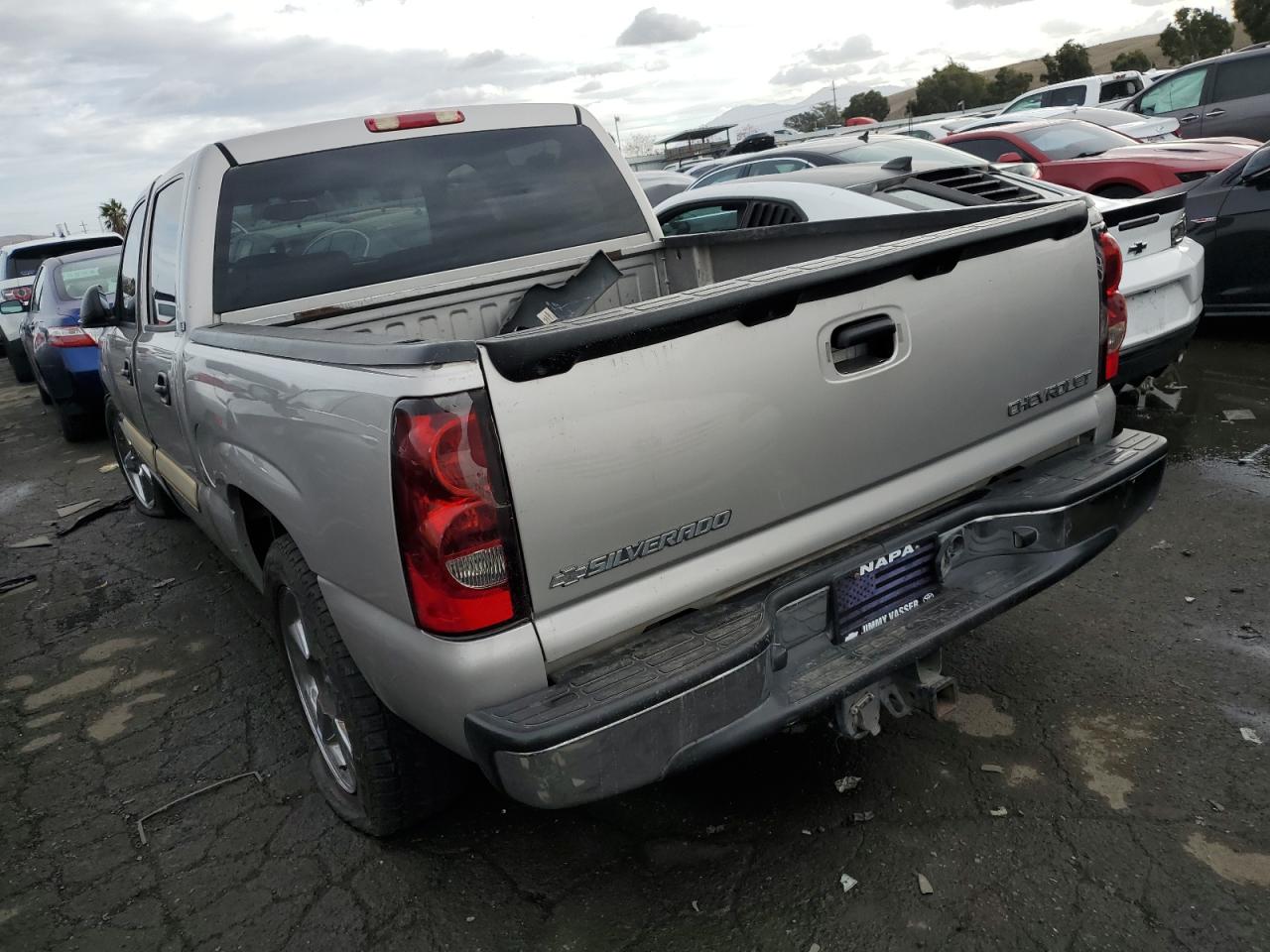 Image 2 of 2005 CHEVROLET SILVERADO C1500 2005 with VIN 2GCEC13T951273698