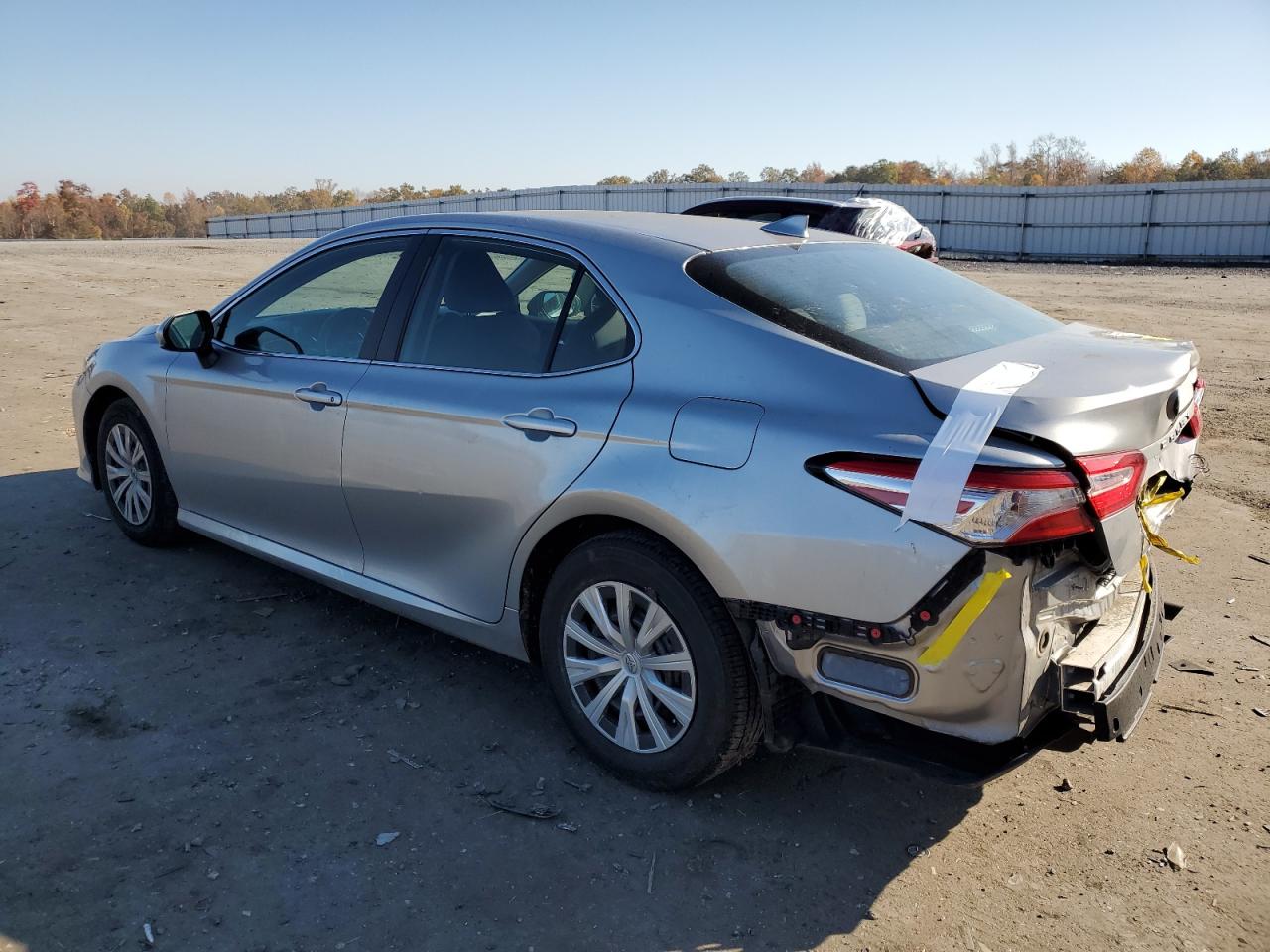 Изображение 2 2019 TOYOTA CAMRY L 2019 с VIN 4T1B11HK1KU691886