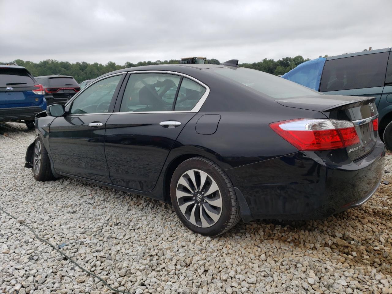 Image 2 of 2015 HONDA ACCORD TOURING HYBRID 2015 with VIN 1HGCR6F79FA003896