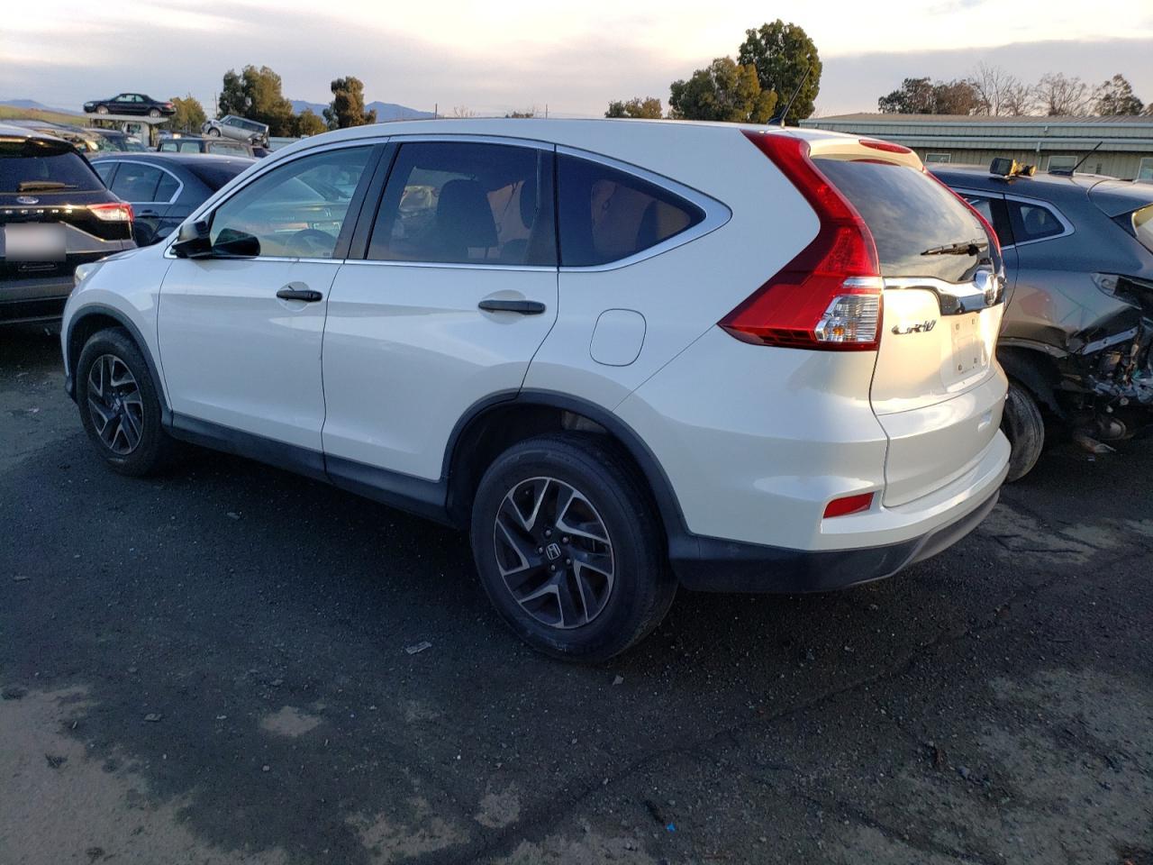 Изображение 2 2016 HONDA CR-V SE 2016 с VIN 5J6RM4H44GL078357
