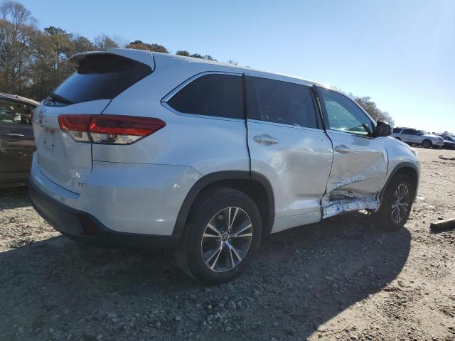 Image 3 of 2018 TOYOTA HIGHLANDER LE 2018 with VIN 5TDZZRFH9JS244498