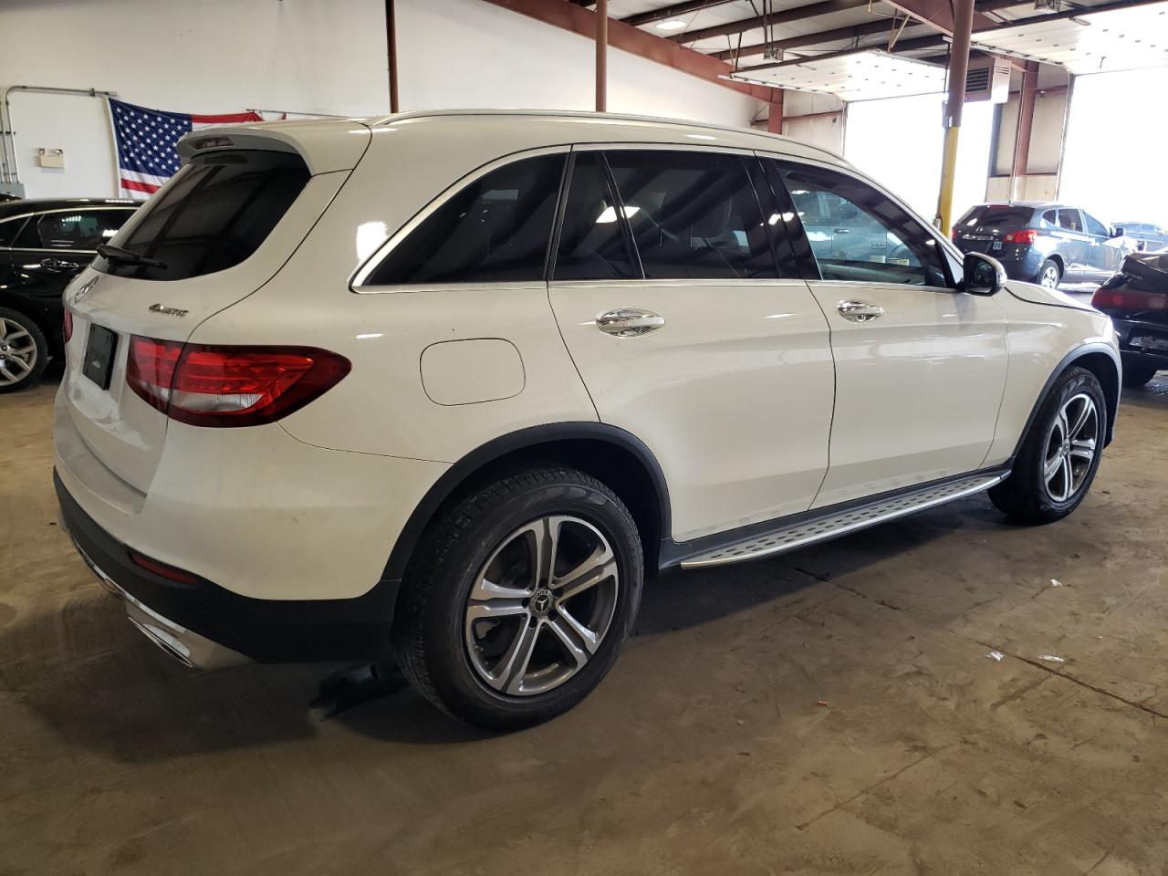 Image 3 of 2018 MERCEDES-BENZ GLC 300 4MATIC 2018 with VIN WDC0G4KB2JV058286