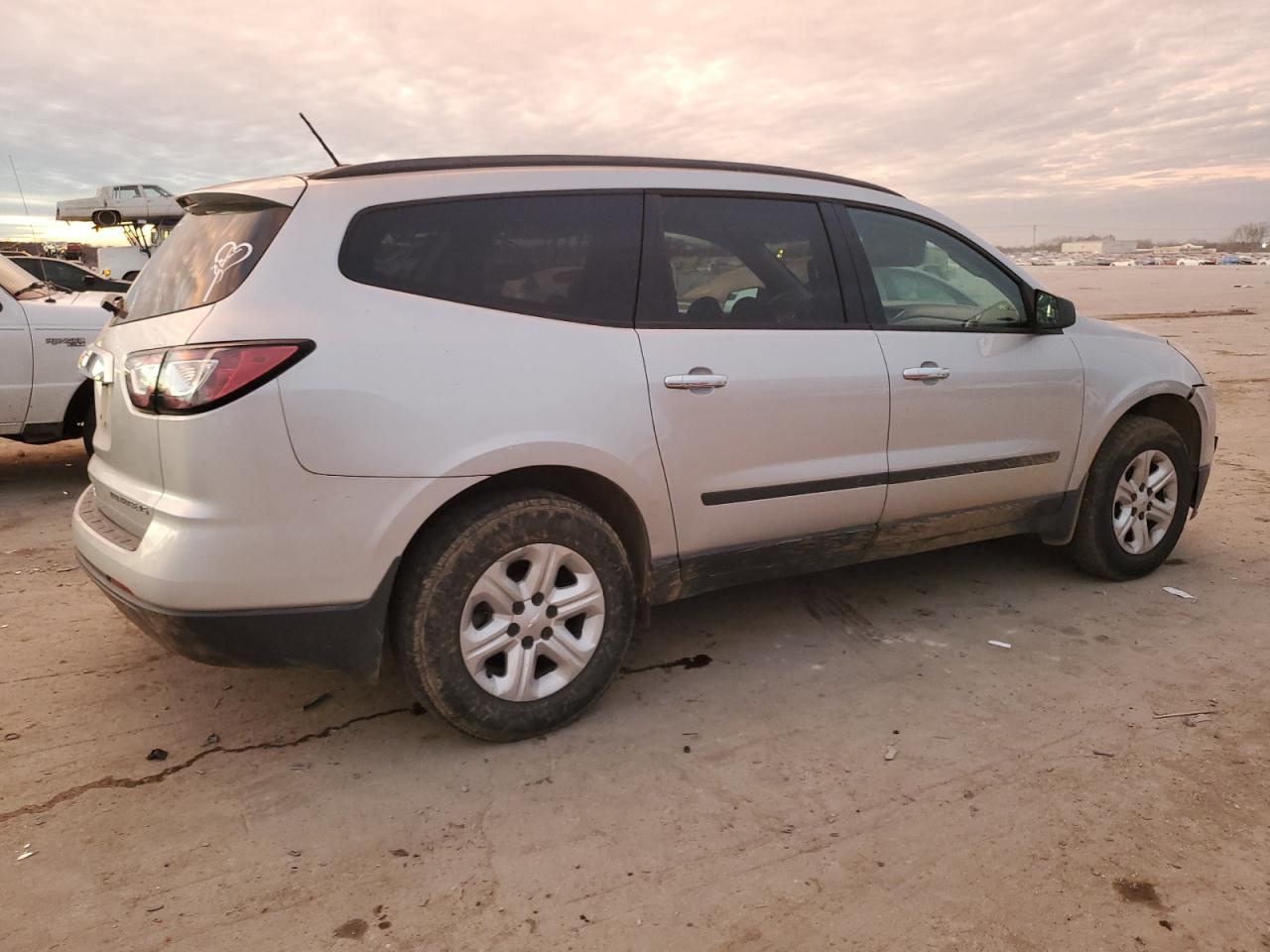 Изображение 3 2013 CHEVROLET TRAVERSE LS 2013 с VIN 1GNKRFED0DJ134351