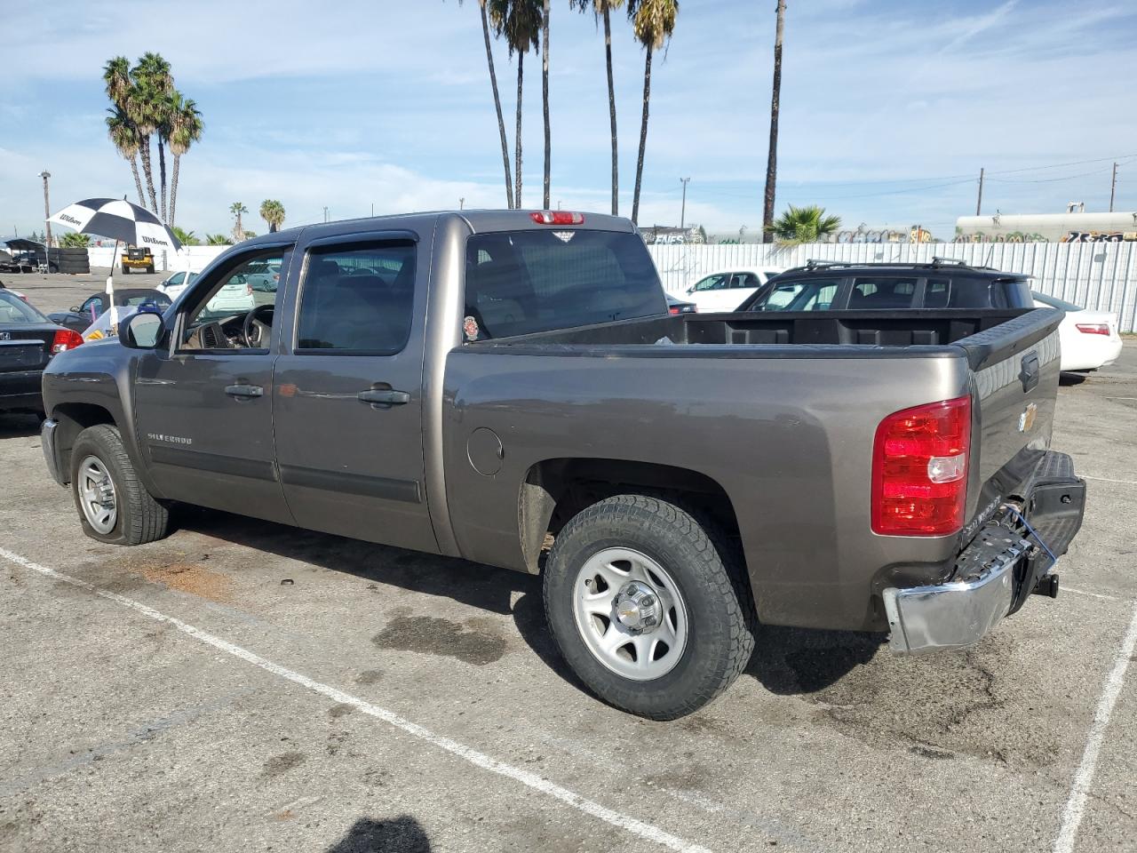 Image 2 of 2013 CHEVROLET SILVERADO K1500 LT 2013 with VIN 3GCPKSE72DG259889