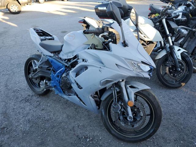 Изображение 1 2024 KAWASAKI EX650 P 2024 с VIN ML5EXEP15RDAB3581