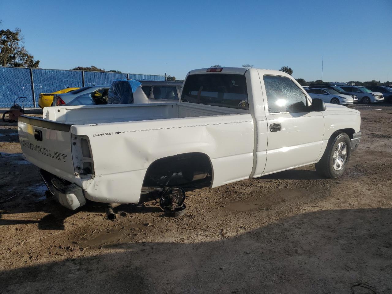 Image 3 of 2006 CHEVROLET SILVERADO C1500 2006 with VIN 3GCEC14V06G197670
