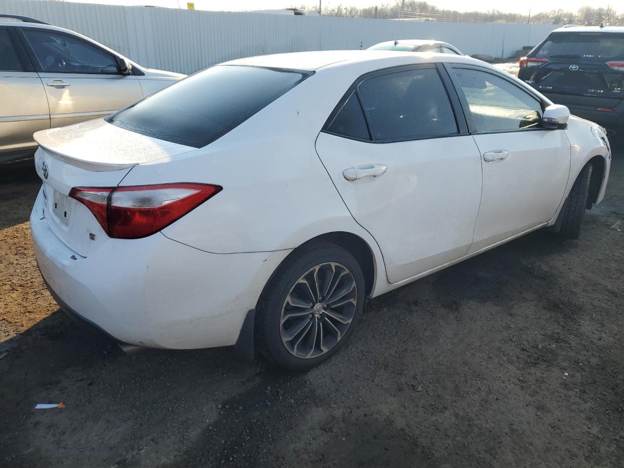 Image 3 of 2014 TOYOTA COROLLA L 2014 with VIN 2T1BURHE4EC174040