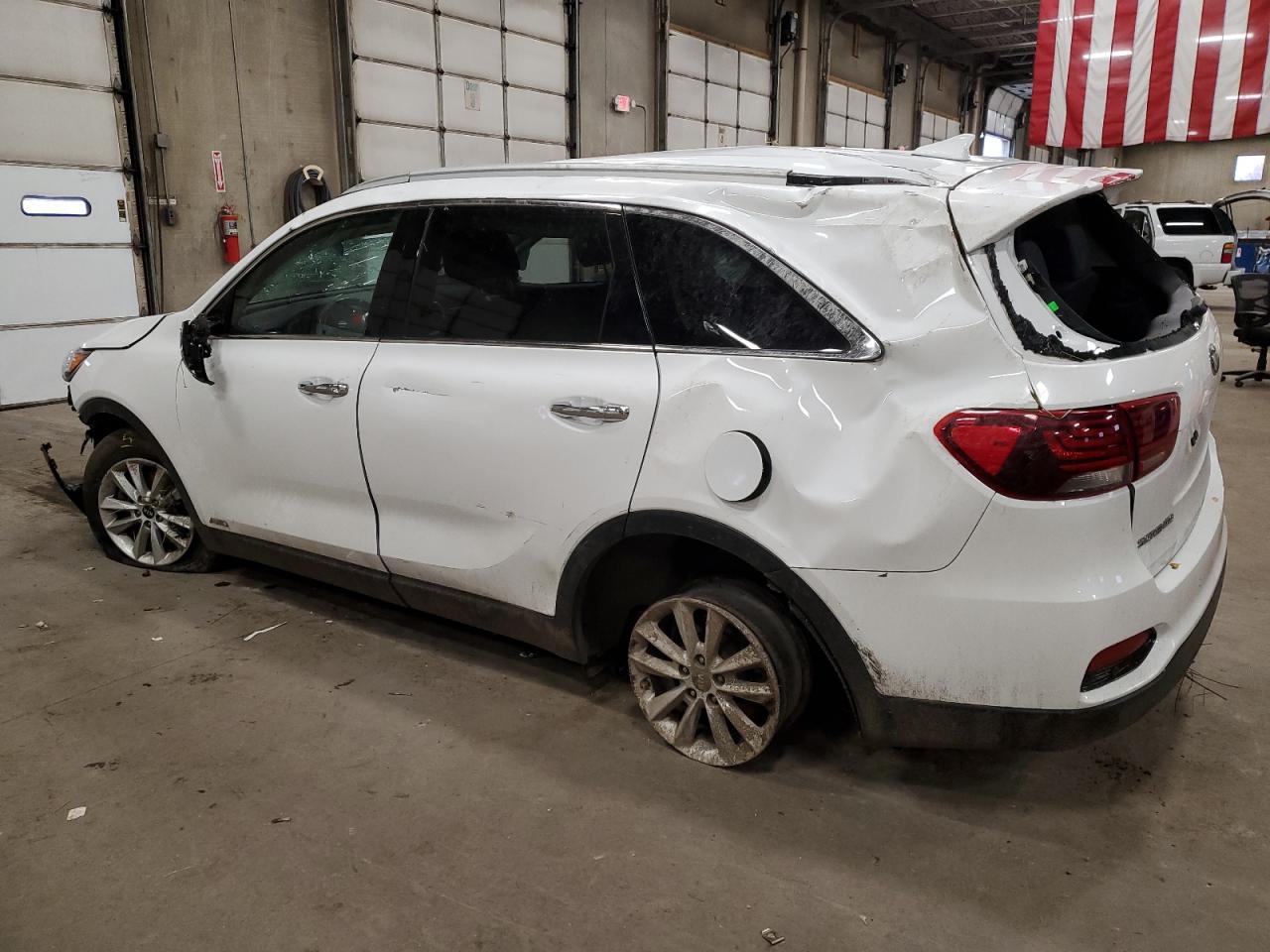 Изображение 2 2019 KIA SORENTO L 2019 с VIN 5XYPGDA33KG436560
