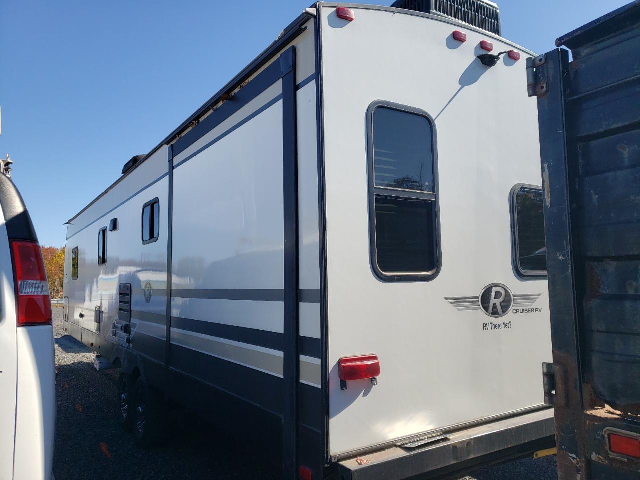 Image 3 of 2020 CRUI RADIANCE 2020 with VIN 5RXFB372XL1415710