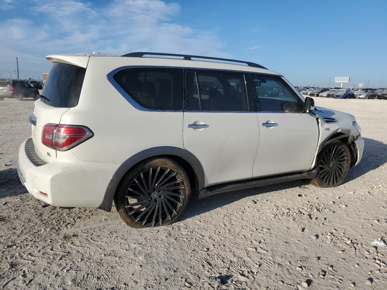 Obraz 3 z 2017 NISSAN ARMADA SV 2017 z VIN JN8AY2ND7H9003705