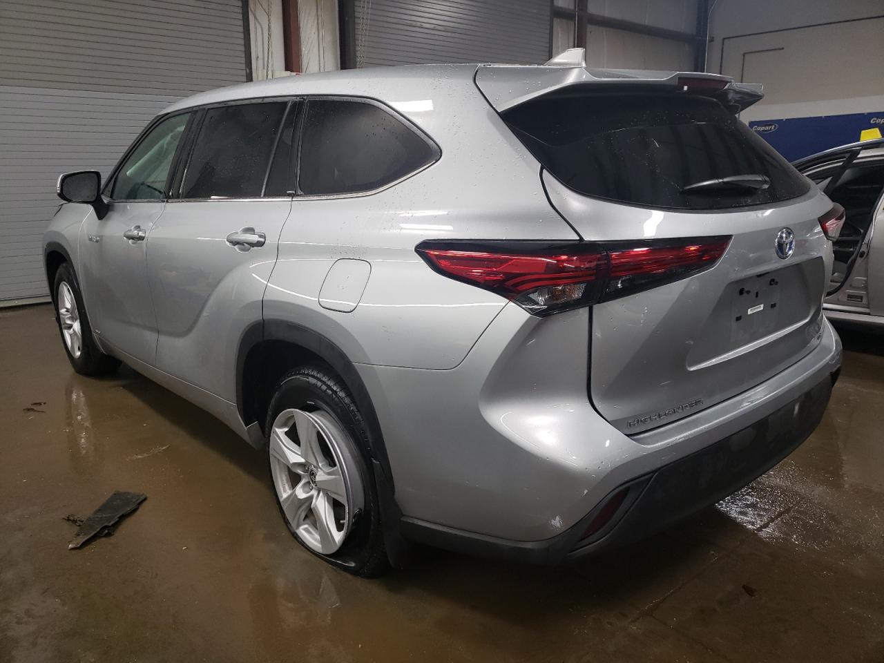 Изображение 2 2020 TOYOTA HIGHLANDER HYBRID LE 2020 с VIN 5TDBBRCH7LS513143