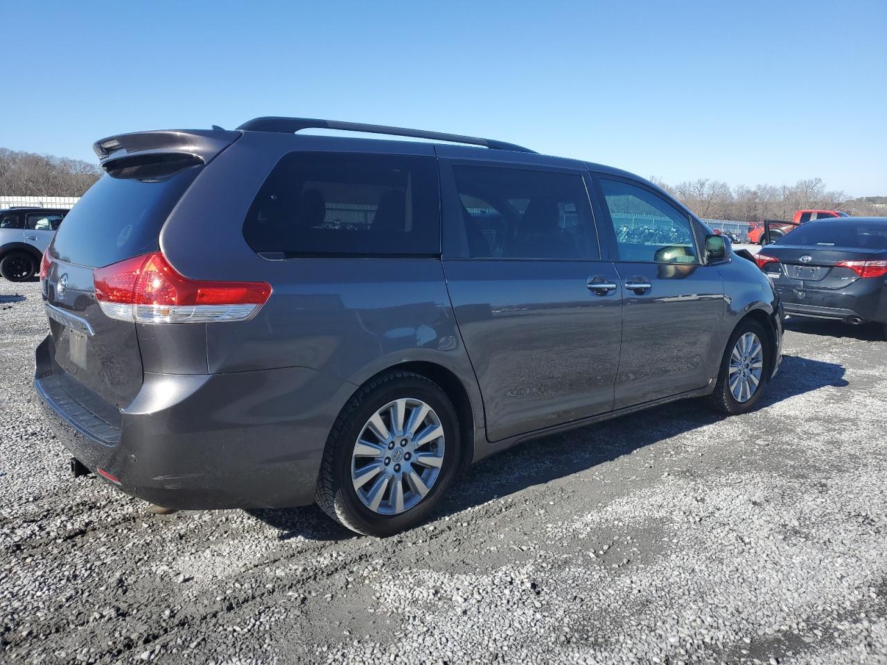 Image 3 of 2012 TOYOTA SIENNA XLE 2012 with VIN 5TDYK3DC8CS223424