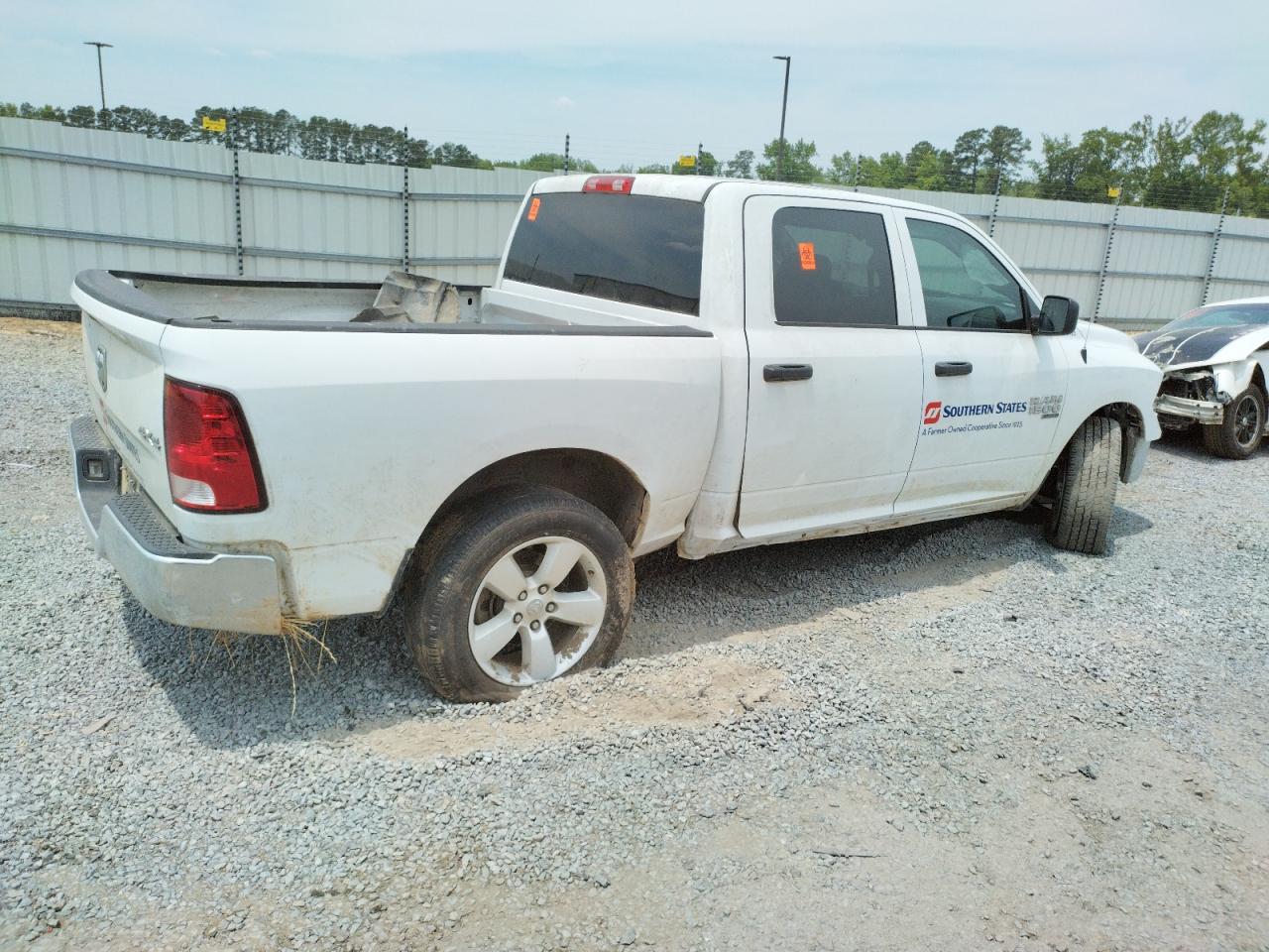 Изображение 3 2022 RAM 1500 CLASSIC TRADESMAN 2022 с VIN 3C6RR7KG7NG211447