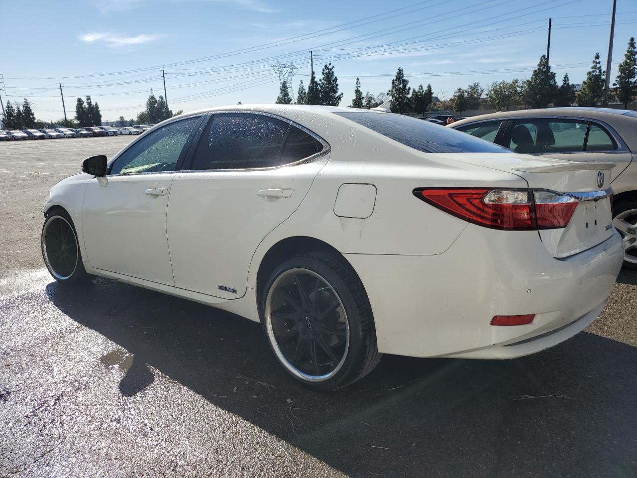 Image 2 of 2014 LEXUS ES 300H 2014 with VIN JTHBW1GG0E2073119