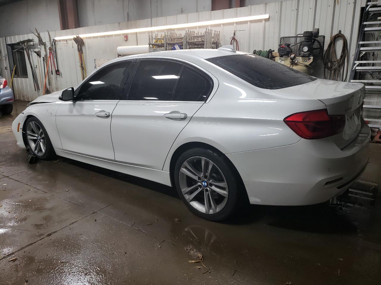 Изображение 2 2017 BMW 340 XI 2017 с VIN WBA8B7C38HA190144