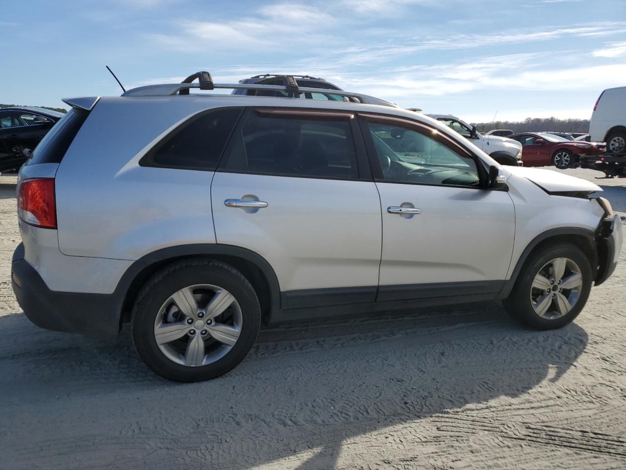 Image 3 of 2012 KIA SORENTO EX 2012 with VIN 5XYKU4A25CG300684
