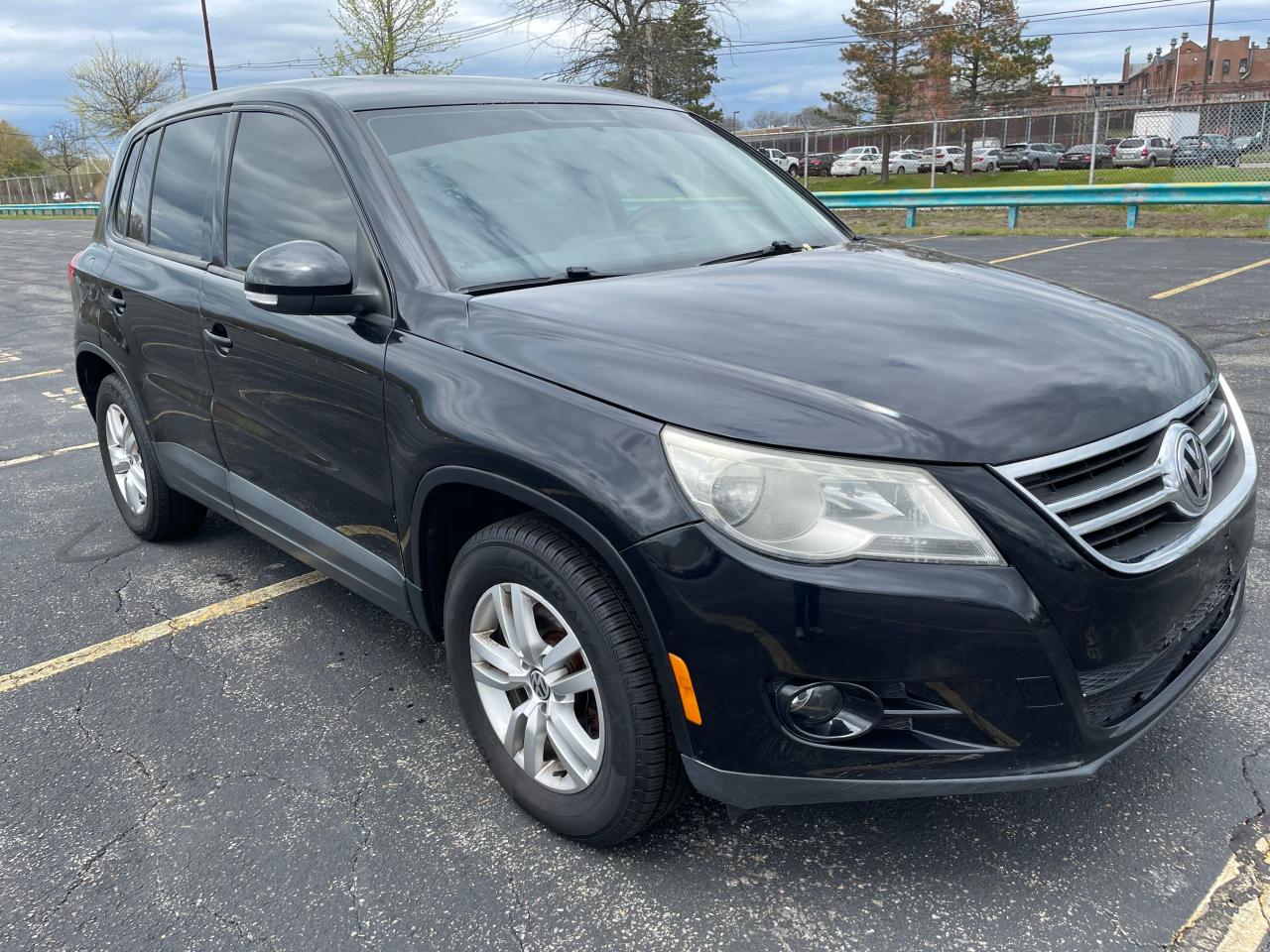 2013 VOLKSWAGEN TIGUAN S 2013 image