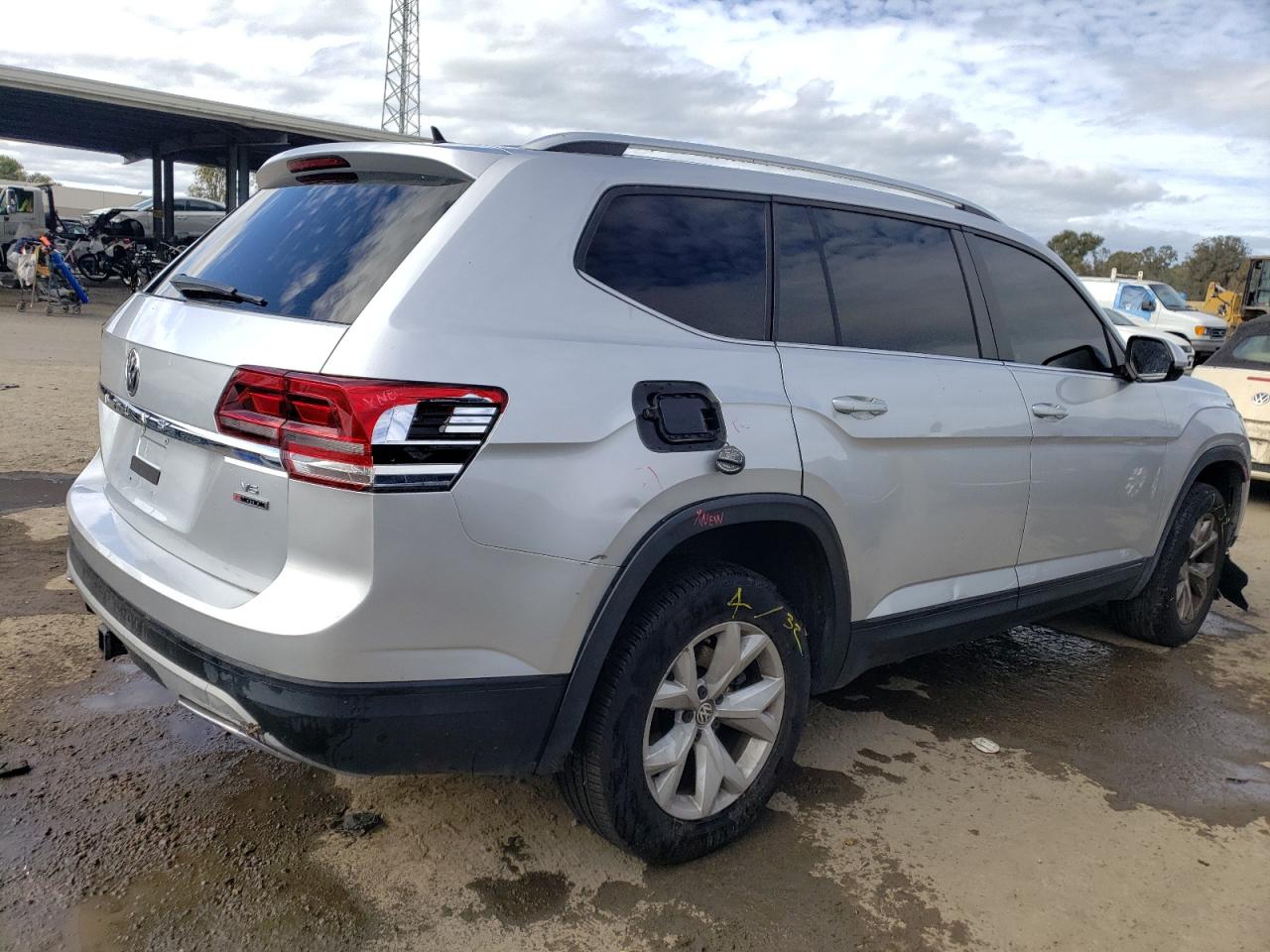 Image 3 of 2019 VOLKSWAGEN ATLAS S 2019 with VIN 1V2GR2CA1KC506621